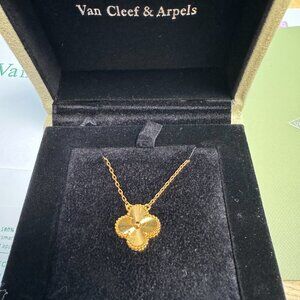 Van Cleef & Arpels classic gold necklace